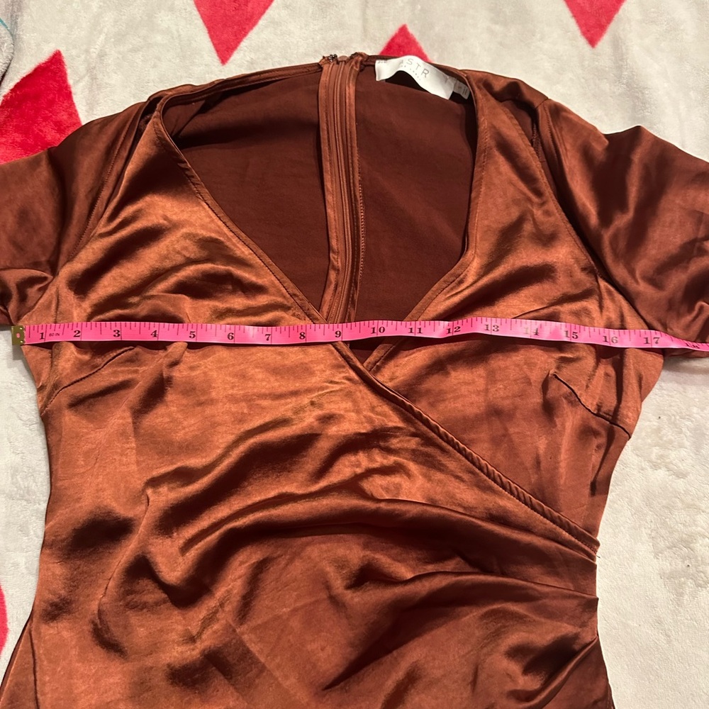 Astr the label rust satin mini dress - Picture 9 of 14